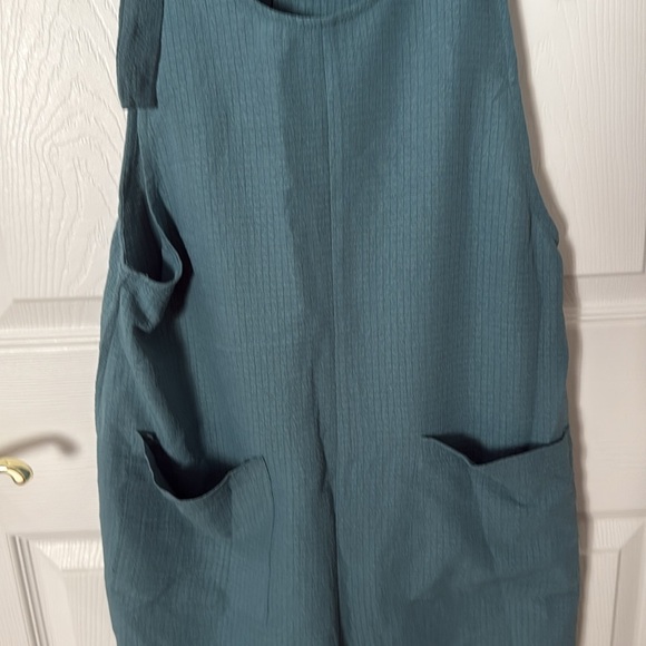 Teal Sleeveless romper with Pockets emery rose medium - Picture 2 of 5